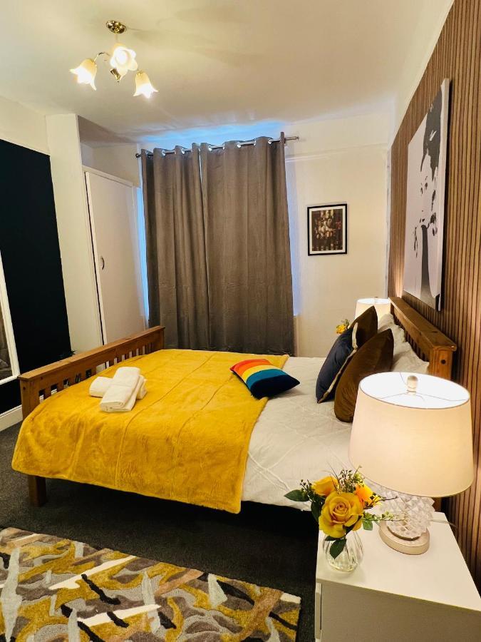 2-Bedroom&Living Room Budget Apartment in Central Londen Buitenkant foto