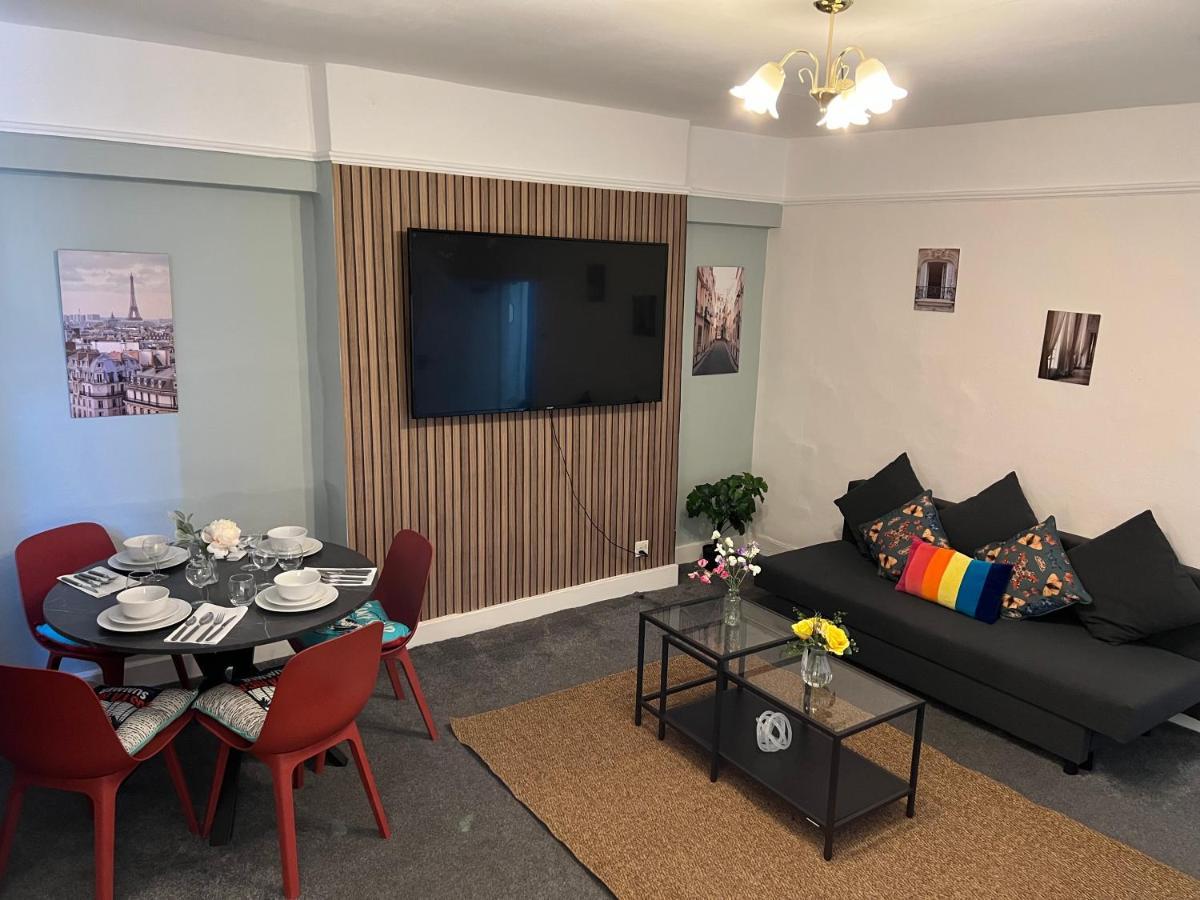 2-Bedroom&Living Room Budget Apartment in Central Londen Buitenkant foto