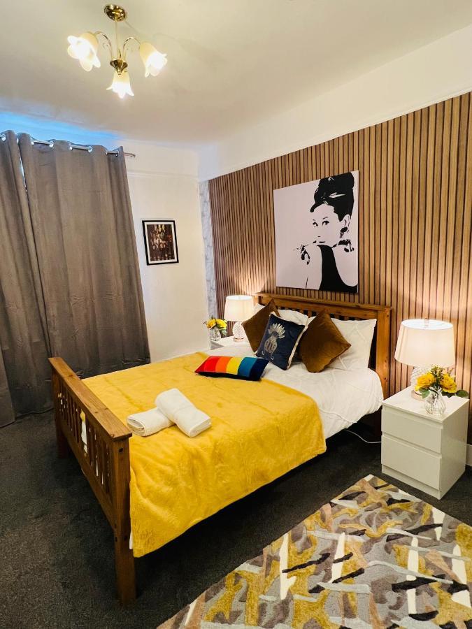 2-Bedroom&Living Room Budget Apartment in Central Londen Buitenkant foto