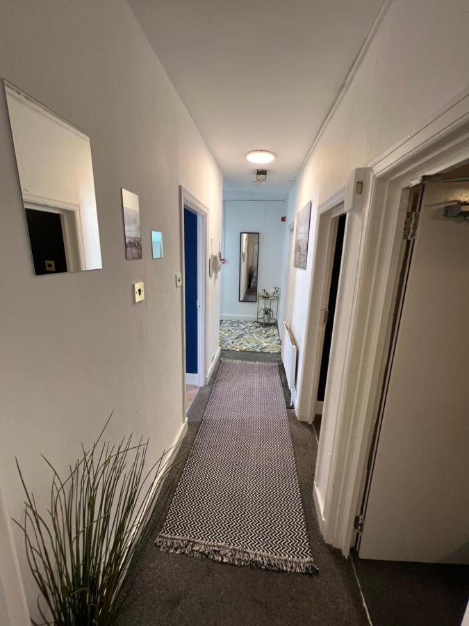 2-Bedroom&Living Room Budget Apartment in Central Londen Buitenkant foto