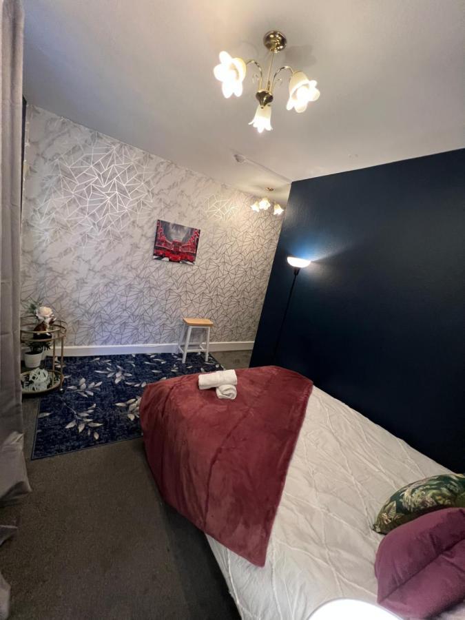 2-Bedroom&Living Room Budget Apartment in Central Londen Buitenkant foto