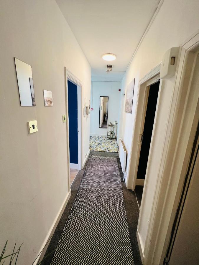 2-Bedroom&Living Room Budget Apartment in Central Londen Buitenkant foto