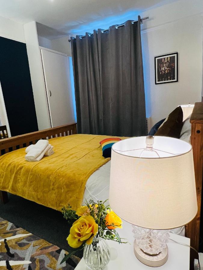 2-Bedroom&Living Room Budget Apartment in Central Londen Buitenkant foto