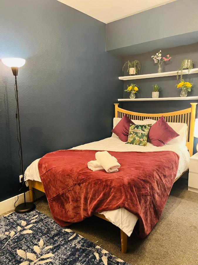 2-Bedroom&Living Room Budget Apartment in Central Londen Buitenkant foto