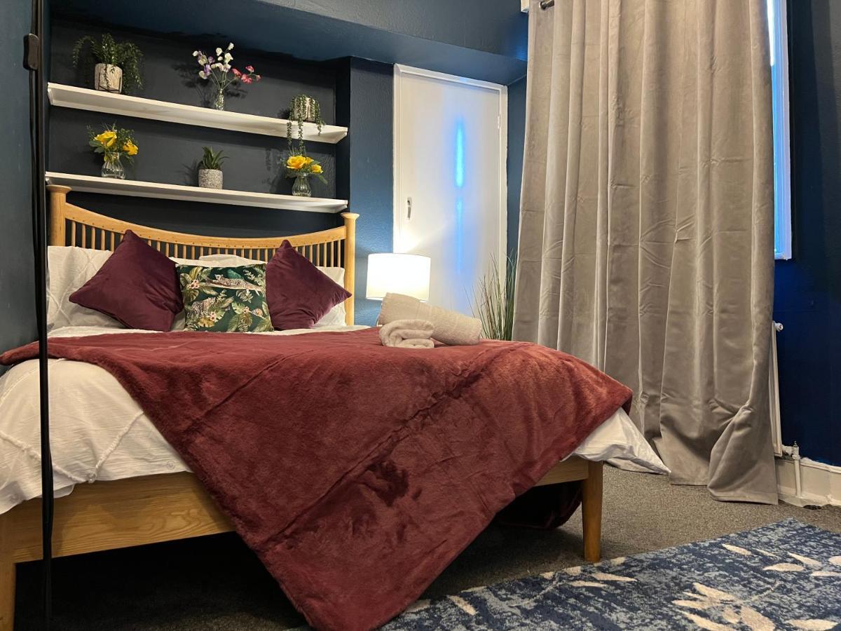 2-Bedroom&Living Room Budget Apartment in Central Londen Buitenkant foto